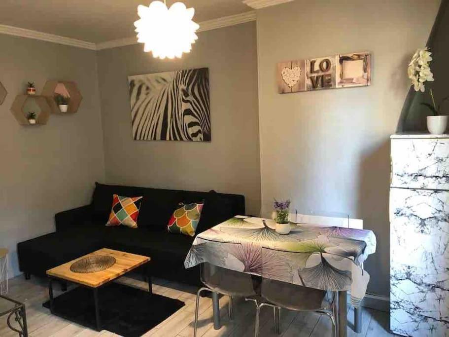 Apartment 2 Pieces A 7 Mn De Paris *