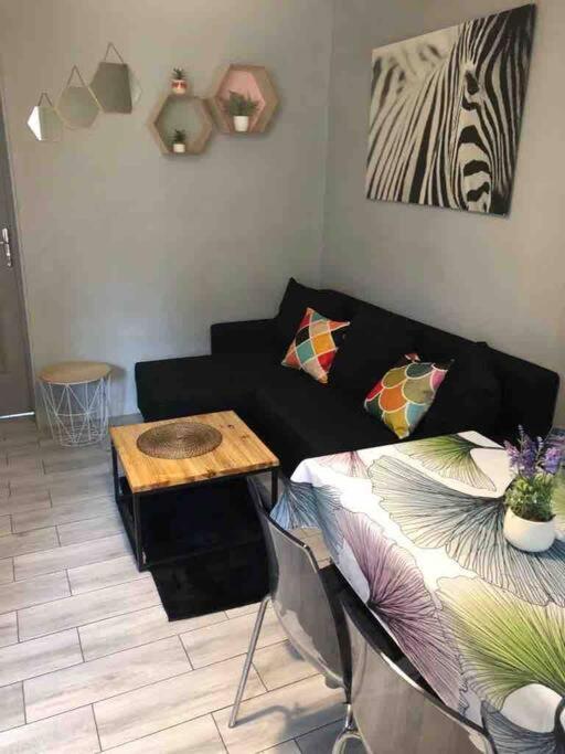 2 Pieces A 7 Mn De Paris * Aubervilliers