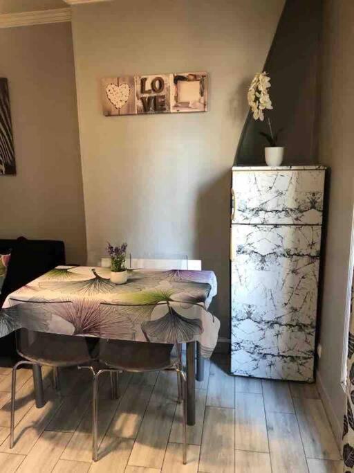 Apartment 2 Pieces A 7 Mn De Paris